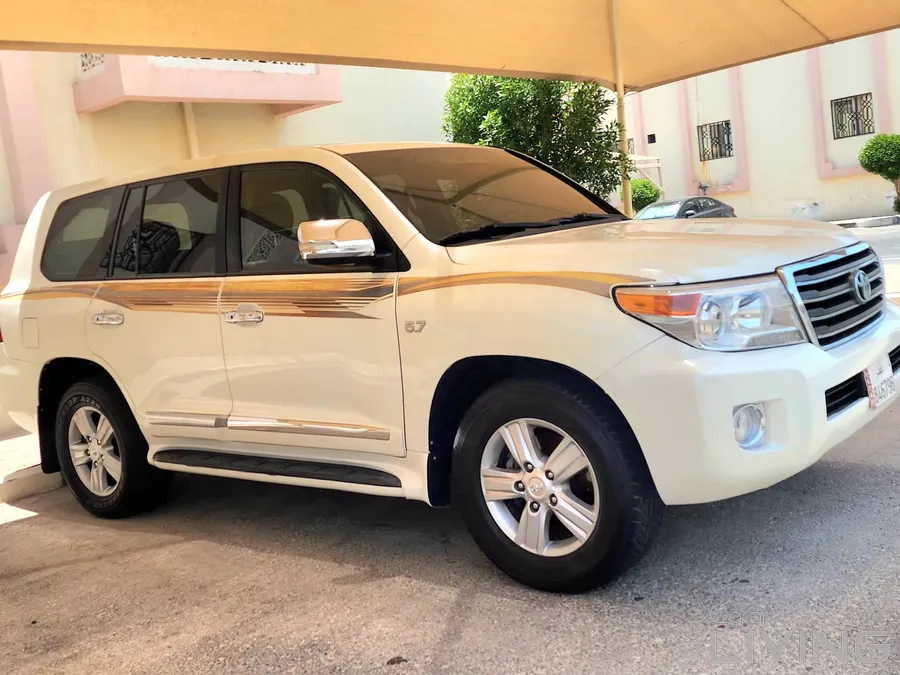 LAND CRUISER VX R 2011